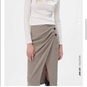 Zara texture weave button wrap skirt